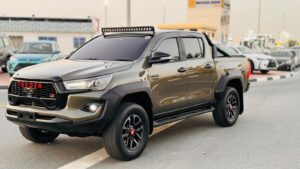 TOYOTA HILUX 2023  RIGHT-HAND-DRIVE.|